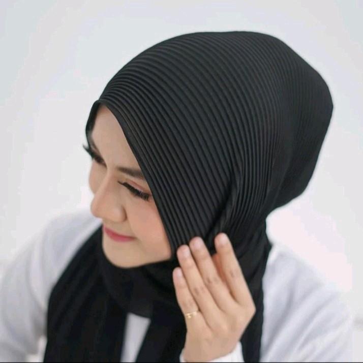 MILLENIAL PASHMINA PLISKET CERUTY BABYDOLL KHUSUS WARNA HITAM Jilbab Wanita Muslim Panjang 3