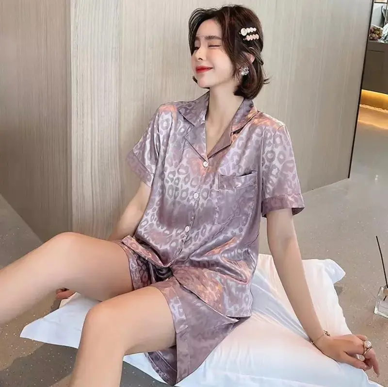 011 Ultra Luxury Sleepwear Kelas Atas Piyama Satin Lengan Pendek Celana Pendek Motif Leopard Lengan Polos Kancing Hidup Bahan Satin High Quality Piyama Import/ Baju Tidur Import / Baju Tidur Murah / Piyama Set / piyama wanita /Piyama Satin/Baju Tidur Set 0