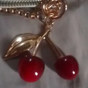 Asesoris Tas Variasi V007 CHERRY / Gantungan Tas / Keychain - EMAS MUDA - Aksesoris Tas (IMPORT)