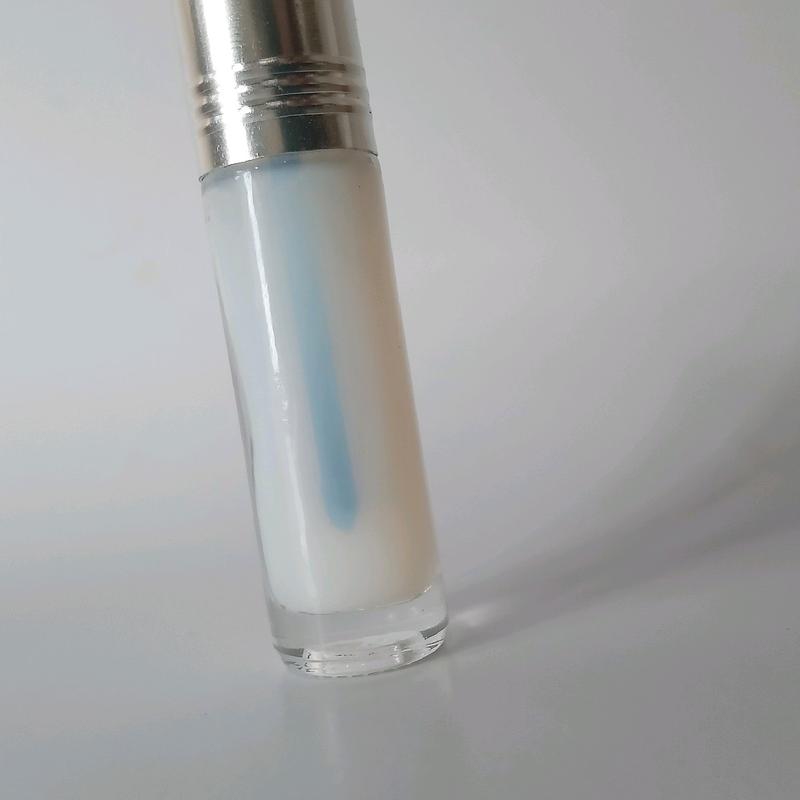lem bulu mata premium yang sangat legeet tidak membuat mata perih dan tidak membekas di mata karena menggunakan bahan bahan premium..isi 5 ml.. 4