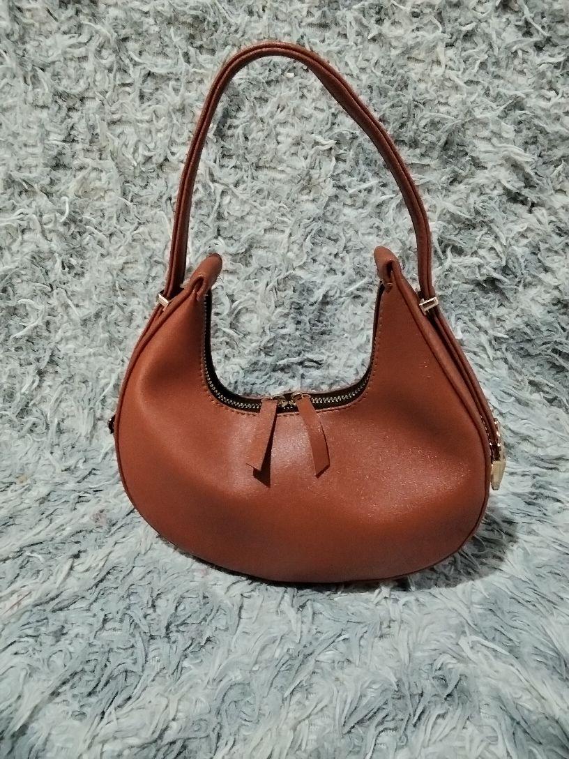 Tas Bahu Wanita / Moon Bagus / tas bulan lucu unik & cantik.tas viral slempang elegan Tas Bahu Wanita / Moon Bagus / tas bulan lucu unik & cantik.tas viral slempang elegan