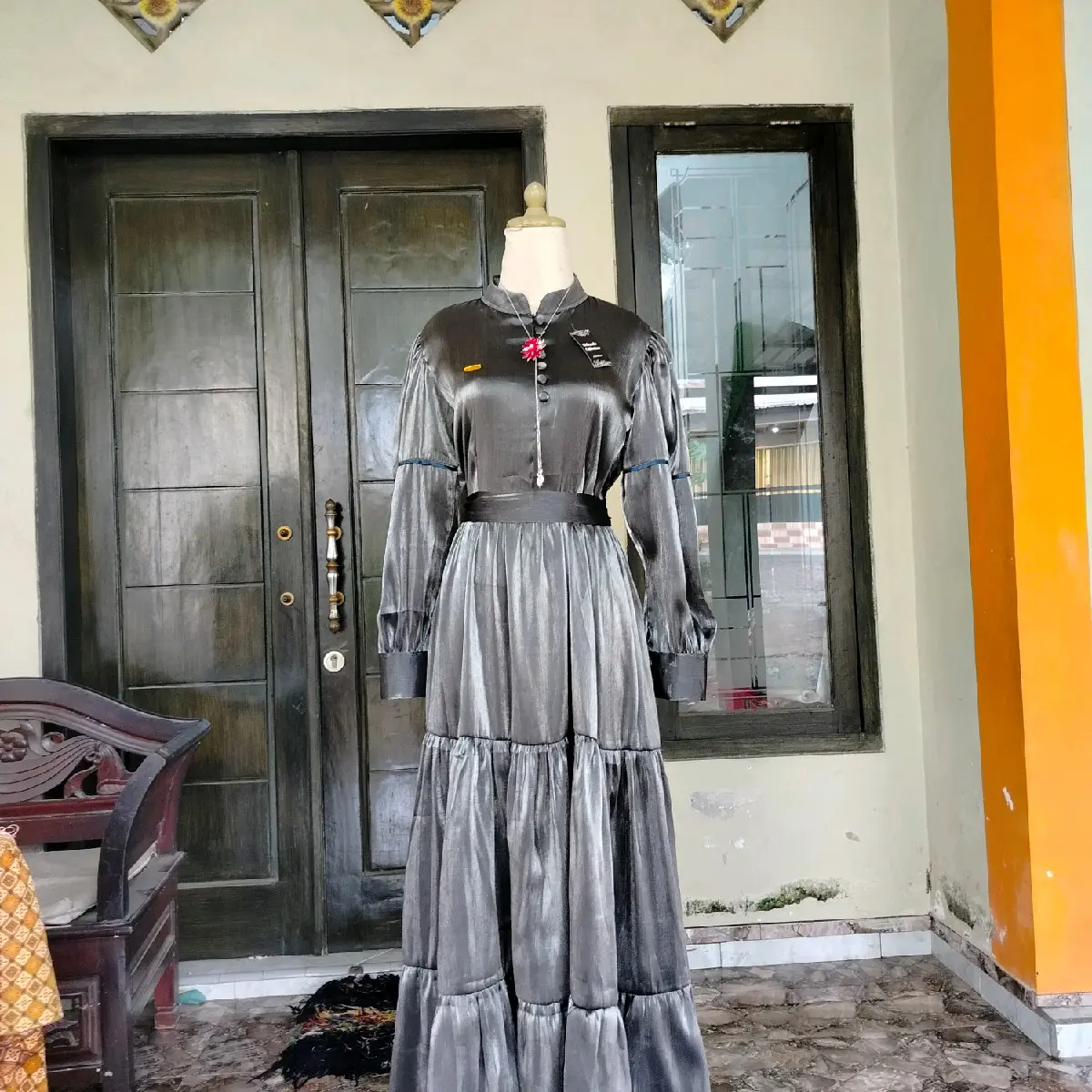 Gamis shimmer warna hitam