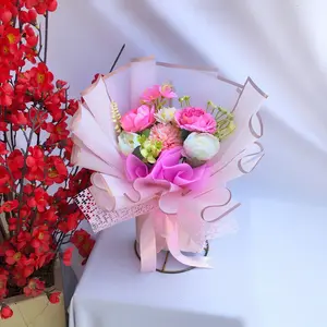 Buket bunga kado ulang tahun / wisuda / Anniversary Buket bunga plastik artificial tidak layu awet ukuran 25 x 30 cm warna pink gratis kartu ucapan