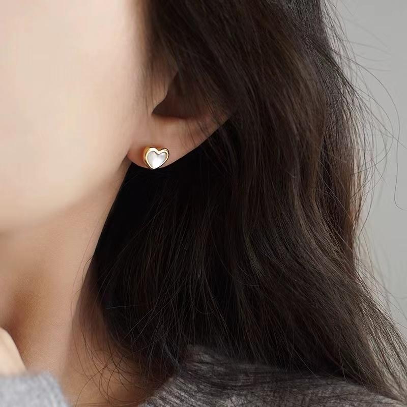 A75 Anting Wanita Titanium  Love Mini Putih Elegant 2