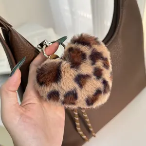 Hati Bulu Leopard Lucu! Gantungan Kunci Imut untuk Tas