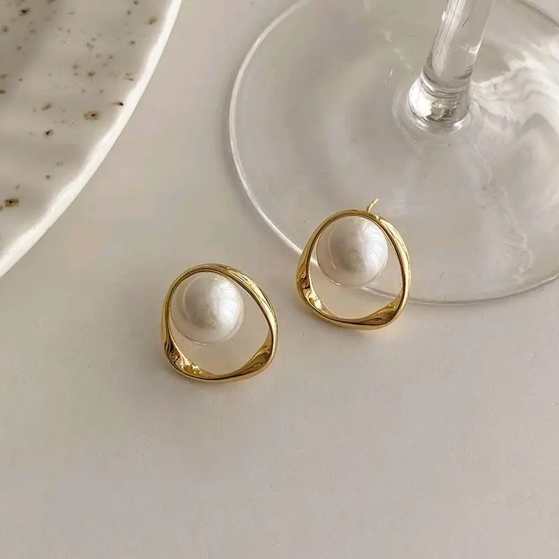 Poole Anting Ear Stude Tusuk Mutiara Pearl Gold Alloy Elegan Korea Simple Wanita Cantik