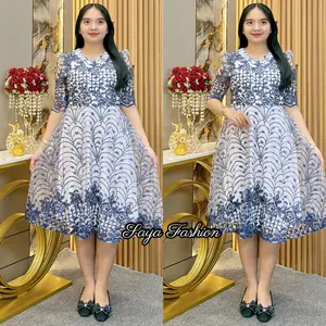 Midi Dress Tile Bordir V-Neck Baju Pesta Natal Wanita 51700 71