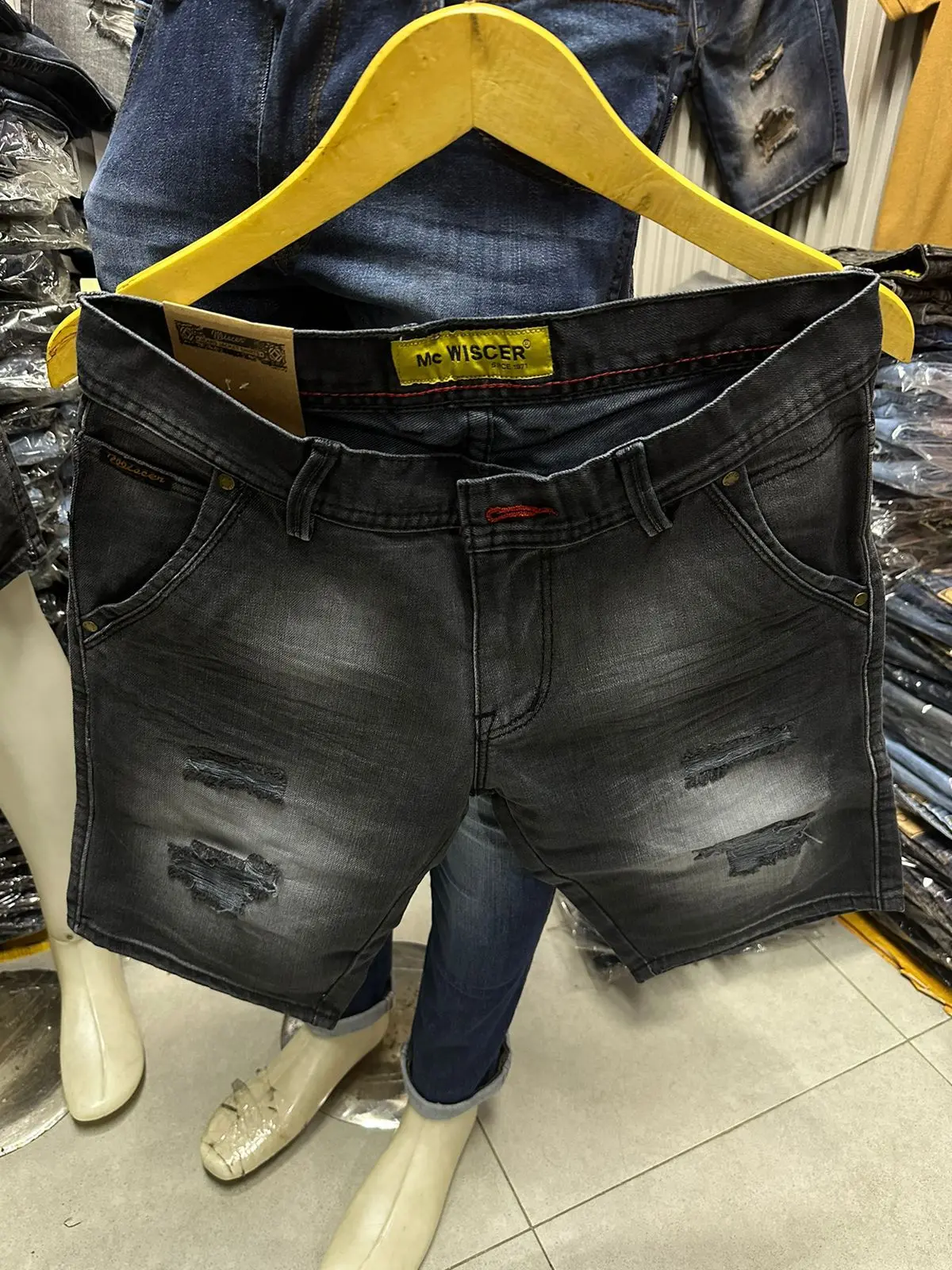Celana Pendek Mc Wiscer Jeans Pria Ringkel Sobek Model Skinny Pola Nyaman Saat Digunakan Denim Dewasa celana  sobek
