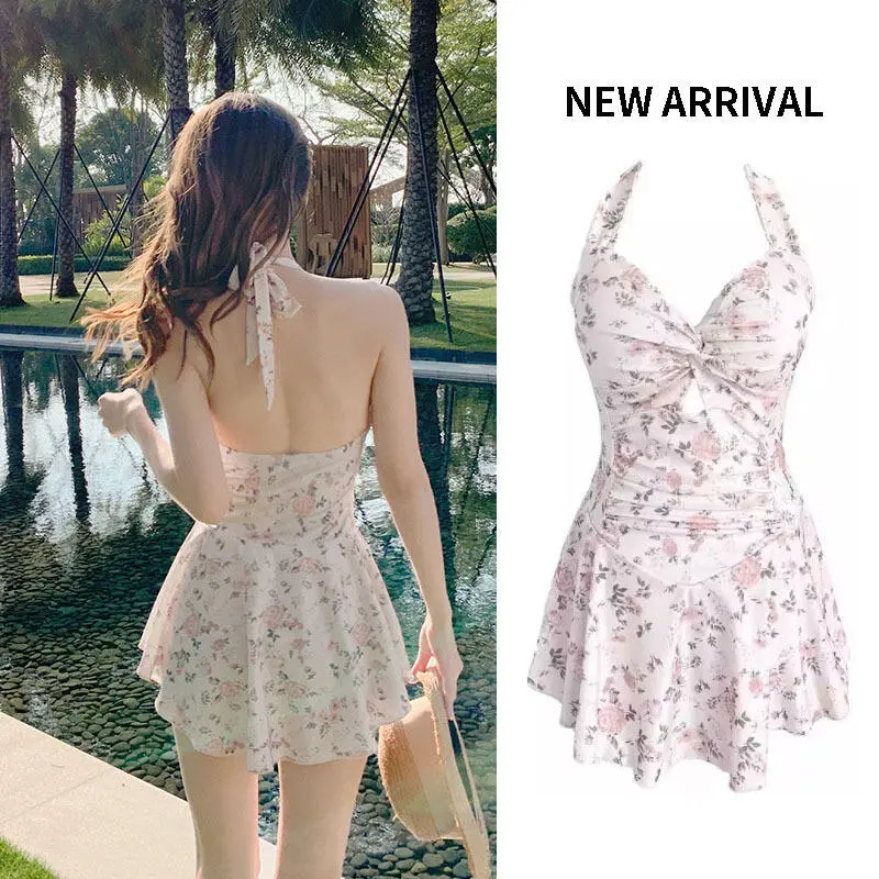 【goods in stock】 2024 Summer New One Piece for Women with Fragmented Flowers Sexy and Conservative Covering the Belly Slim Appearance Hanging Neck Soaking in Hot Spring Vaion Swimming Suit