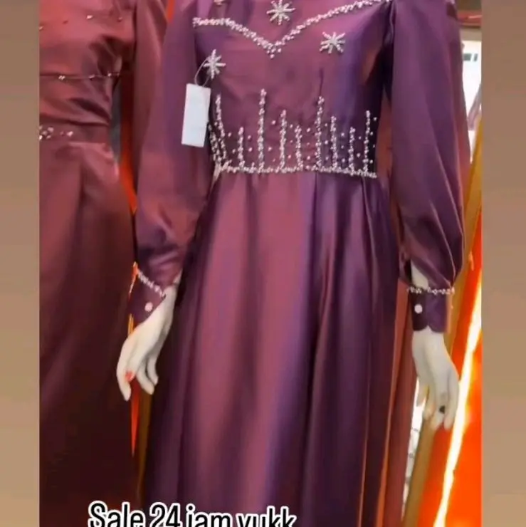dres perpisahan.pesta.dan kondangan ..kebaya hasil jahitan.rapi ..dan cantik.sudsh di payet dan juga  berkualitas tinggi ..anda bs  reques dan chat dm..tuk kirim ukuran .warna dan  reques lainnyaa 2