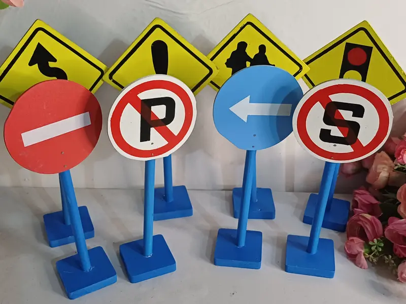 Mainan Edukatif_Rambu-Rambu Lalu Lintas 0
