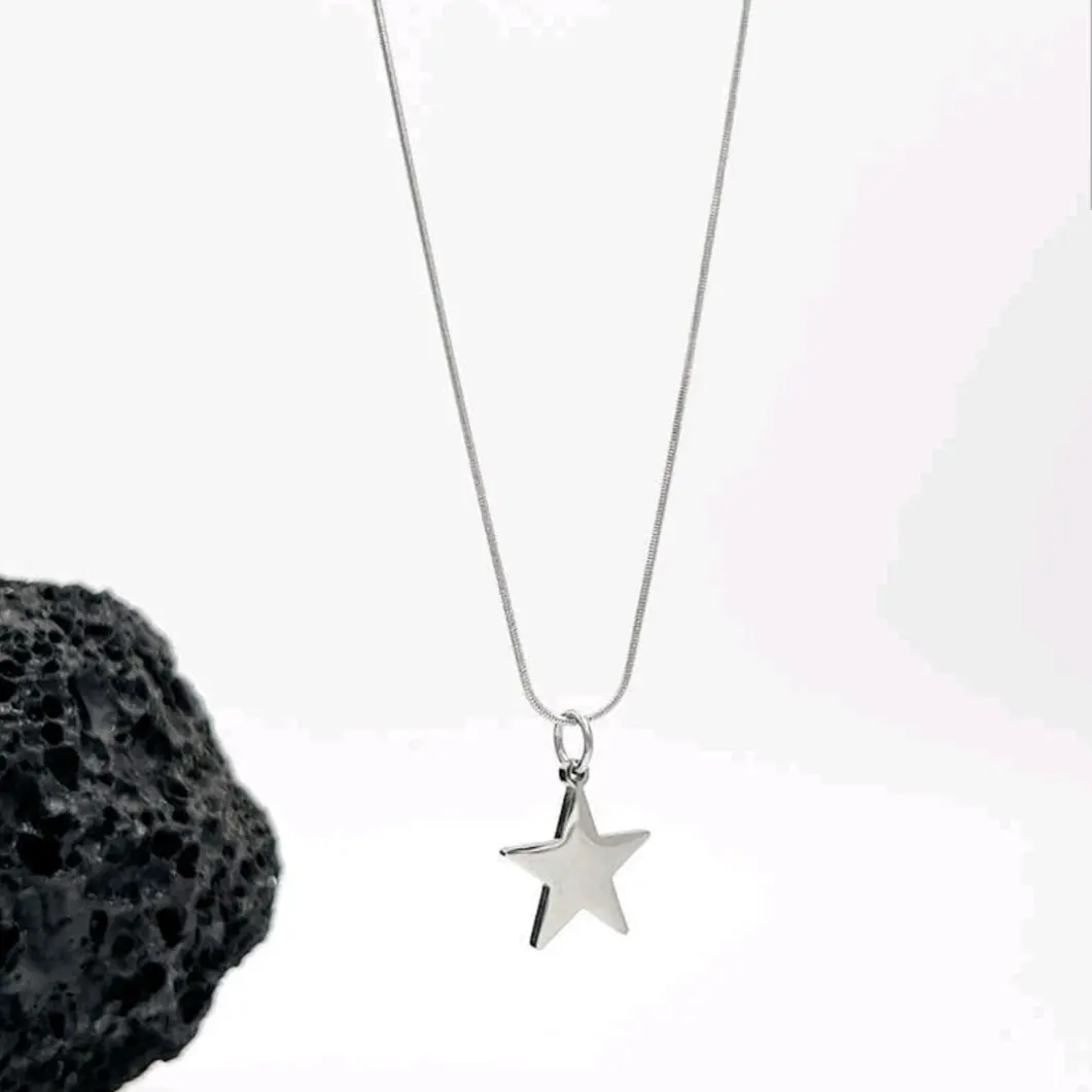 Kalung Liontin Bintang Kecil Titanium Rantai Bulat Anti Karat - Model Terbaru