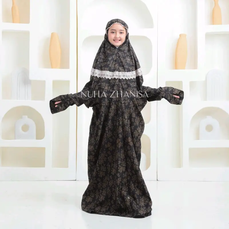 mukena terusan anak  usia 3-12 tahun ,bahan katun foil Mukenah Cantik Motif Renda  Simple Mewah d sertai renda ziper hitam 2