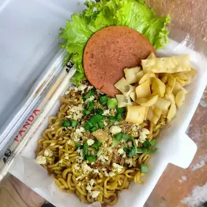 Chilli oil Hot jeletot kemasan 300 gram enak gurih nagih Dimsum Pedas Chili Makanan Saus Masakan Sauce Bahan Kecap pedas
