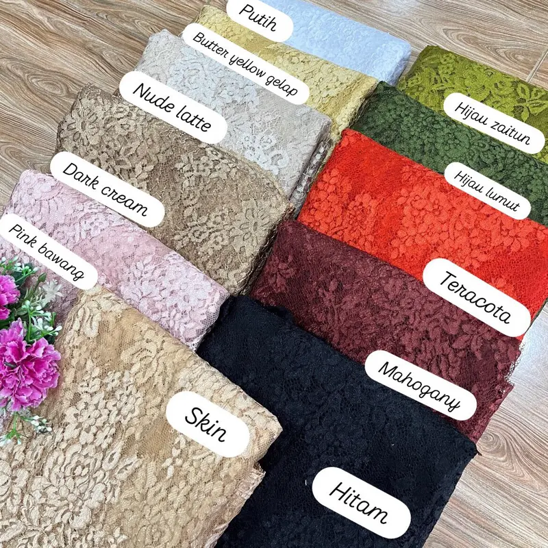 Kain brokat metalik glossy motif ceplok rijek halus