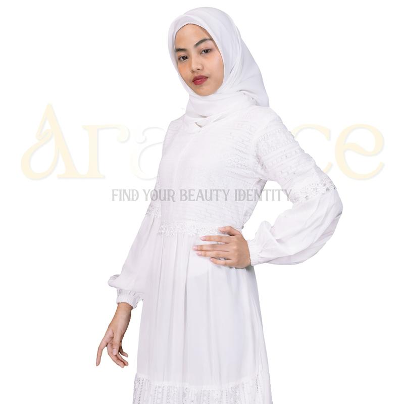 Size Chart UKURAN = LD (lingkar dada) - PB (panjang baju) M = 98-100CM - 138CM L = 102-104CM - 138CM XL = 110-112CM - 138CM XXL = 118-120CM - 138CM Toleransi ukuran 1-2cm / SIZE Gamis Muslim Ceruty Dalaman 4