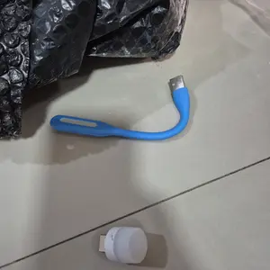 Lampu malam USB, warna dikirim secara acak, silakan hubungi layanan pelanggan jika ada yang terlewat