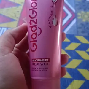 [New] Glad2Glow Niacinamide Serum Facial Wash-Pencuci Wajah Brightening Pembersih Pori Glowing Instant Ceramide Ectoin Sakura untuk Kulit Kusam Berminyak dan Sensitif Mencerahkan Melembabkan Menenangkan Cleanser70ml