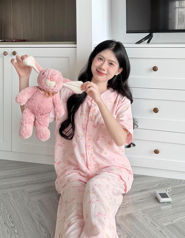 BY CHANN Bộ Đồ Ngủ SP14 áo cộc quần dài họa tiết dễ thương chất liệu đũi mềm phù hợp size đến 80kg thoải mái và đáng yêu