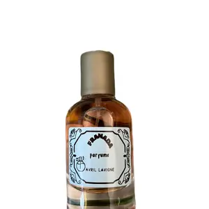 avril lavigne parfum unisex-yang memberikan aroma yang elegant