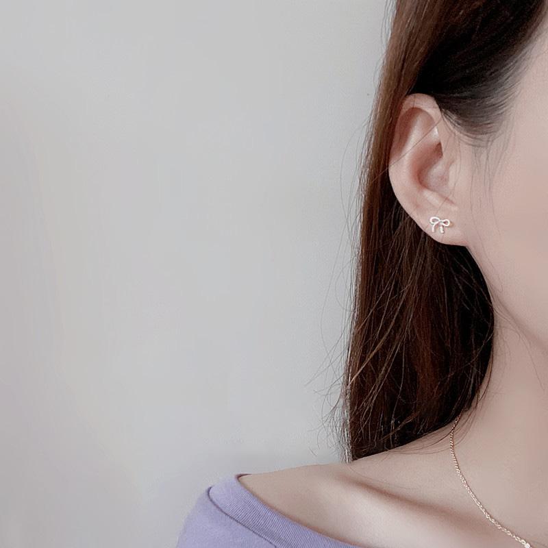 Product Introduction of 【Guhoo】S925 Silver Stud Earrings for Female Students Simple Versatile Small Design Earrings 20