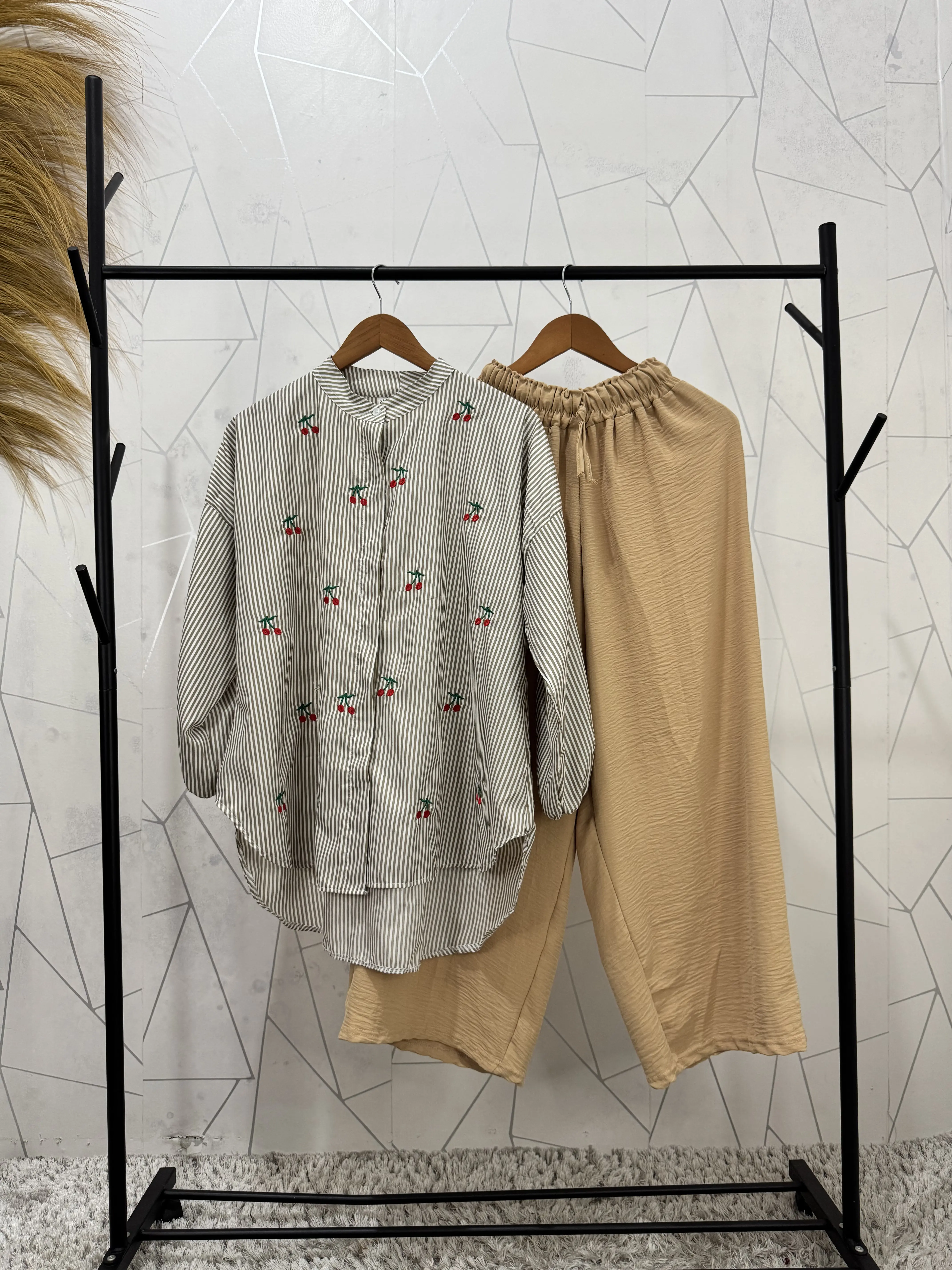 HF - Oneset Keirra Salur Bordir Cherry Katun Set Wanita | Oneset Wanita Terbaru HF - Oneset Keirra Salur Bordir Cherry Katun Set Wanita | Oneset Wanita Terbaru