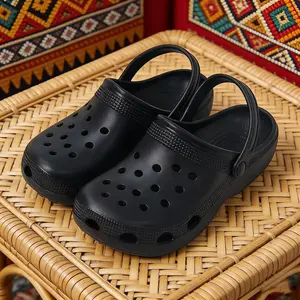 Sepatu Taman Wanita & Pria Motif Kelapa Sandal Dasar Tebal Nyaman untuk Aktivitas Pantai dan Sehari-hari Warna Murni Bahan EVA anti-bau Cocok untuk Rumah dan Keluar Shoes selipar perempuan sendal rumah