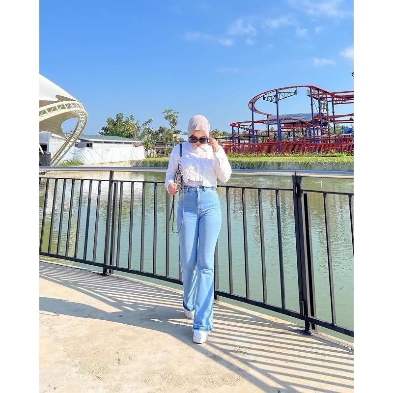 Celana Panjang Highwaist Cutbay Jeans Wanita Slimfit - Hitam, Cutbray, Nyaman Celana Panjang Highwaist Cutbay Jeans Wanita Slimfit - Hitam, Cutbray, Nyaman