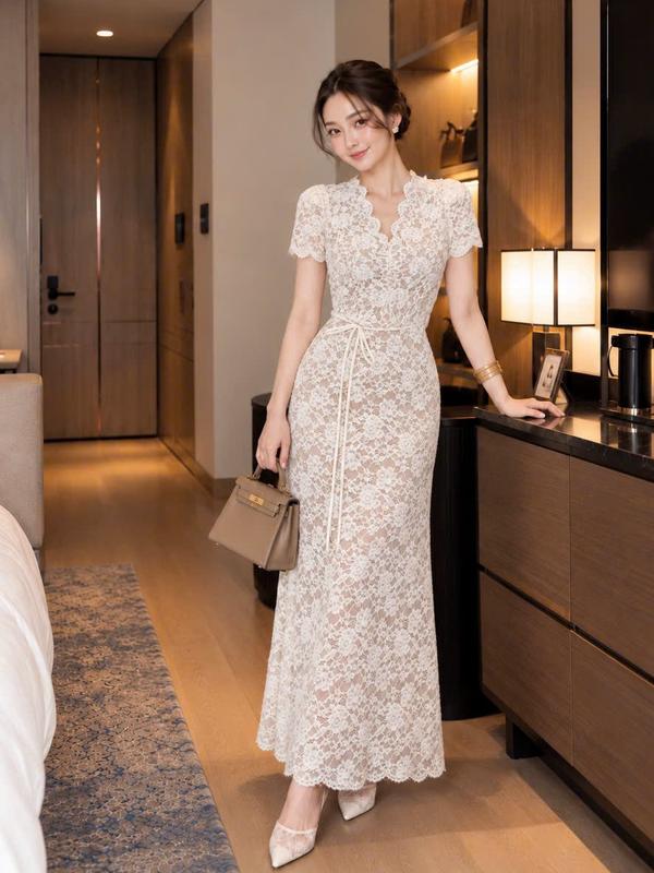 LYNA - D100 - Váy ren thiết kế dáng dài kèm dây đai