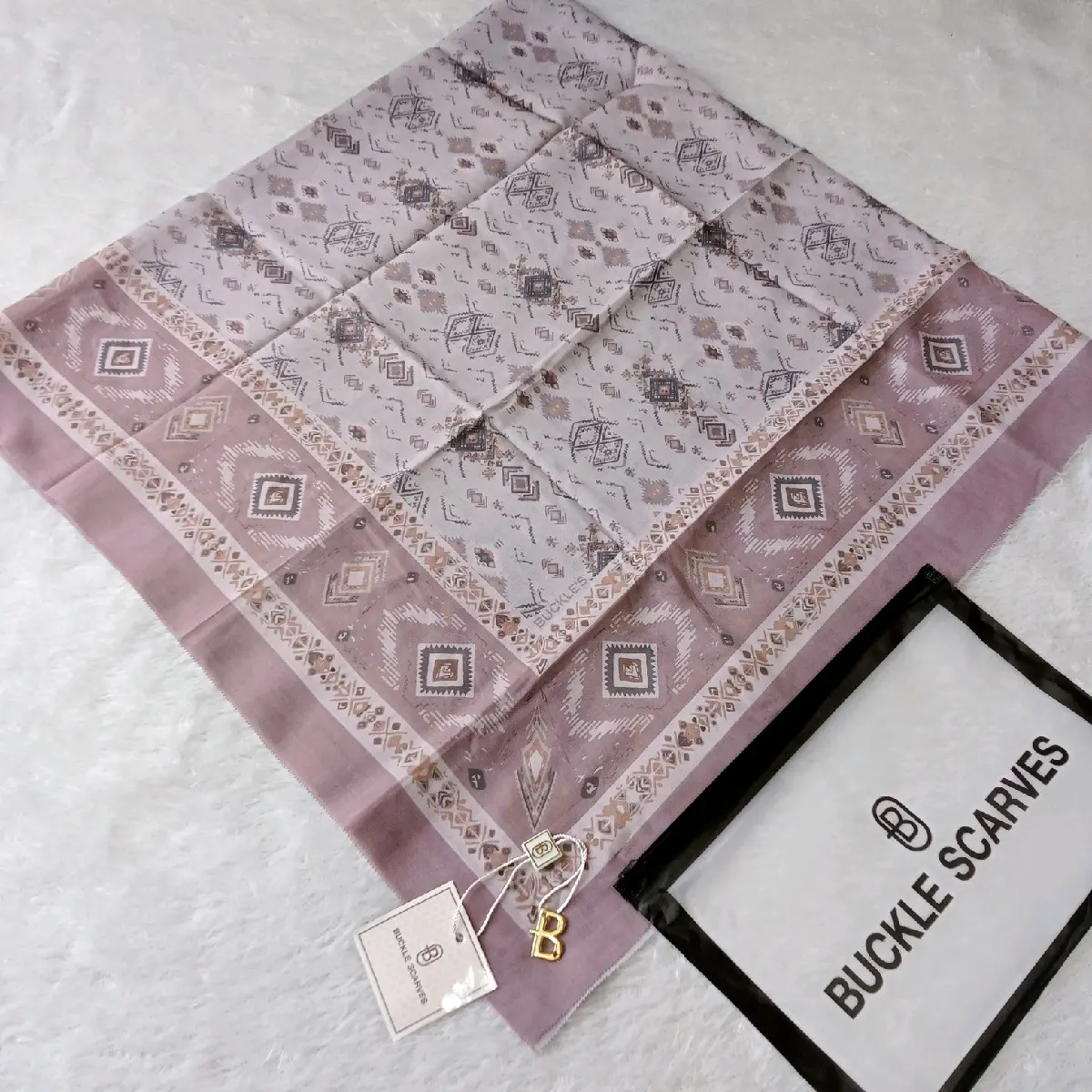 Segiempat Buckle Scarves Motif Packing Pouch