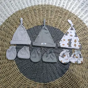 Topi Set 3 Pasang Sarung Tangan dan Kaki Bayi Baru Lahir untuk Laki Laki dan Perempuan