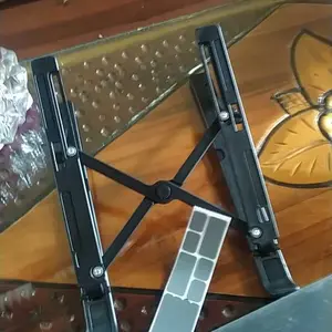 [PB-1002] HOLDER LAPTOP IPAD P2 / HOLDER LIPAT LAPTOP PENDINGIN ANTI SLIP