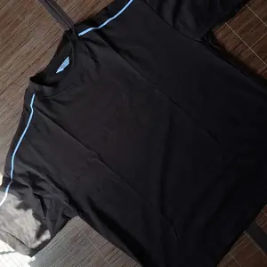 Mybasic - Boxy Piped T-Shirt Kaos Boxy Fit with Cotton Combed 24s 200 Gsm++