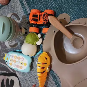 LAKOE Mainan anak ikan berjalan Mainan ikan bergerak dan menggoyang ekor Clockwork rocking Fish