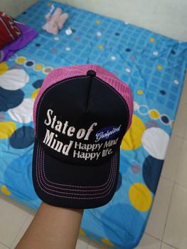 Product Review of TOPI JARING TRUCKER HAT BAHAN TWILL LIDAH PENDEK HITAM MIX PINK GRELYSITED STATE OF MIND from d**y 0