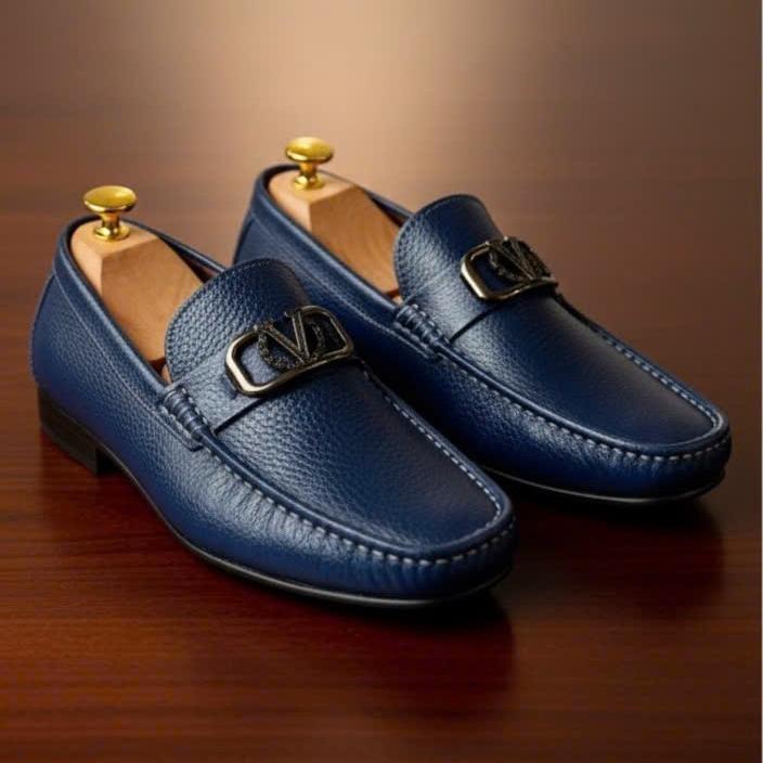  Giày Lười Da Bò Xanh Khoá Kim Loại - Đế Cao Su - Chống Nước & Trượt - BH 12 Tháng - Phong Cách Sang Trọng & Thanh Lịch - Mũi Tròn - Bề Rộng Trung Bình - Xuất Xứ Việt Nam 