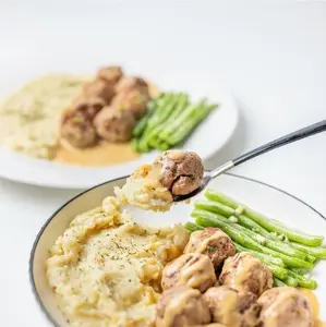 Low Cal & Hi-Protein Swedish Meatball (Lean Beef) with Mashed Potato . Diet