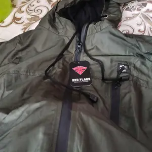 JAKET PRIA DAN WANITA ANTI AIR PARASUT WATERPROOF ORIGINAL RED FLAGS