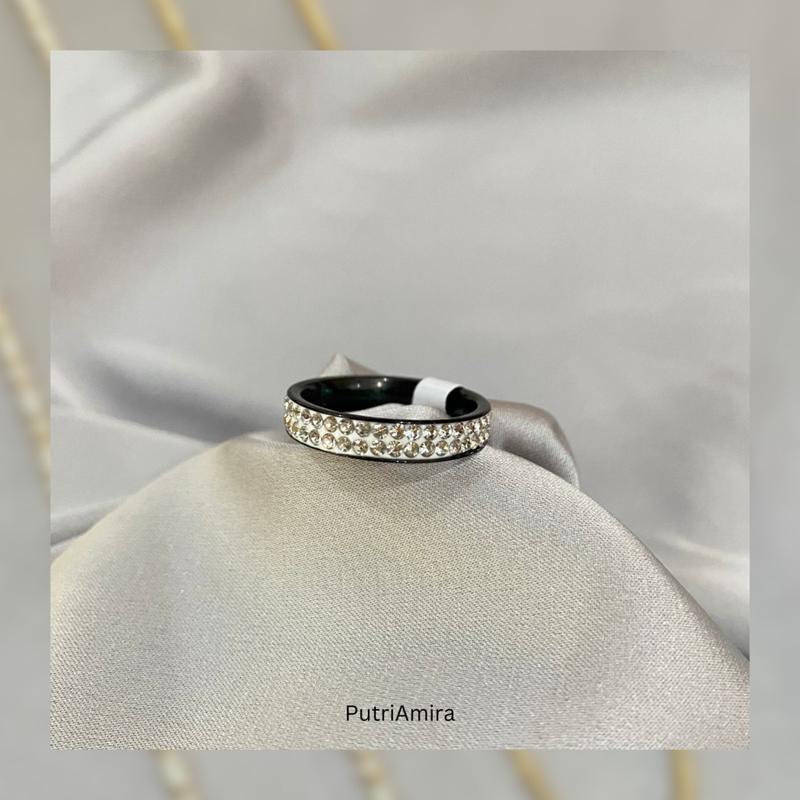 Cincin Titanium Keliling Permata 5