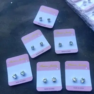 Kevin Anting Magnet Permata Pria Wanita Korea Desain Elegan dan Modern untuk Tampilan Stylish Anda