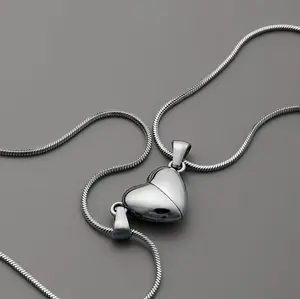 Kalung Wanita Couple Pria Wanita Liontin Love Anti Karat