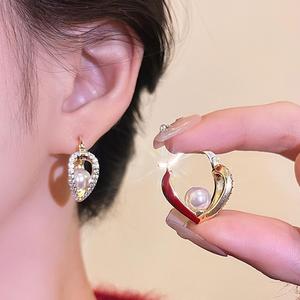 Cincin Telinga Mutiara, Rekaan Cinta, Elegan dan Canggih, Anting-anting Wanita, Reka Bentuk Unik dan Skala Kecil Anting-anting Mewah, Ringan, Untuk Wanita, Ketibaan Baru, Rekaan Kegemaran Anda, Hit