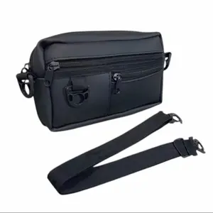 Tas Selempang Pria Hanbag Model Terbaru dengan Desain Modern dan Tali Adjustable untuk Kegunaan Sehari-hari Slingbag