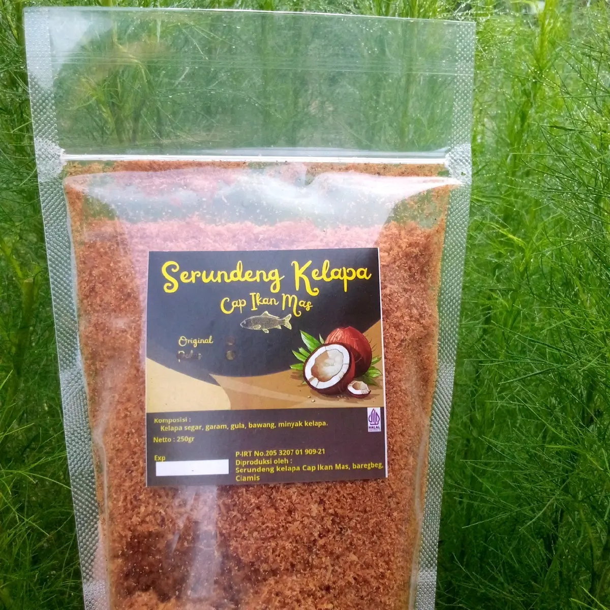 Serundeng Kelapa Asli Cap Ikan Mas Snacks - Makanan Goreng Organik dengan Rasa Autentik dan Khas Indonesia - Laut, Cemilan, Bawang, Pedas, Keripik