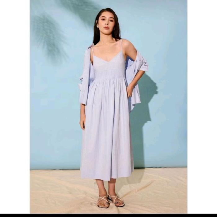 Jual Love Bonito smocked v-neck fit & flare midaxi dress light blue colour  - Kota Administrasi Jakarta Barat - Gloria Rue | Tokopedia