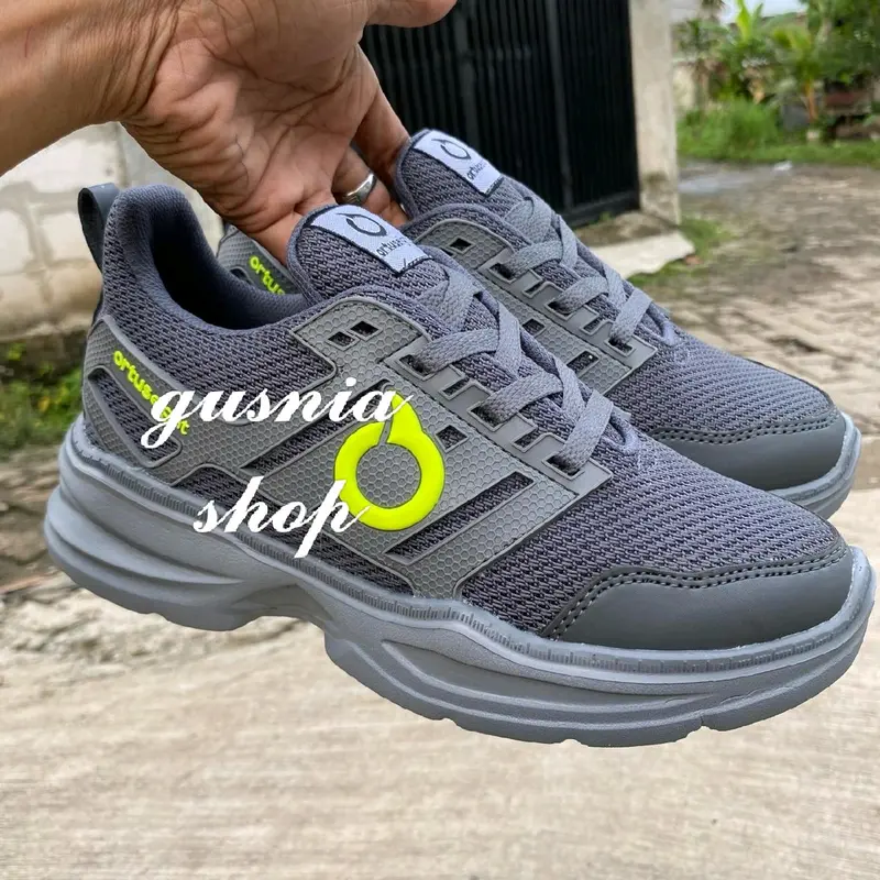 Sepatu running pria dan wanita, sepatu olahraga sneakers terbaru, sepatu sekolah, sepatu joging, dll 7