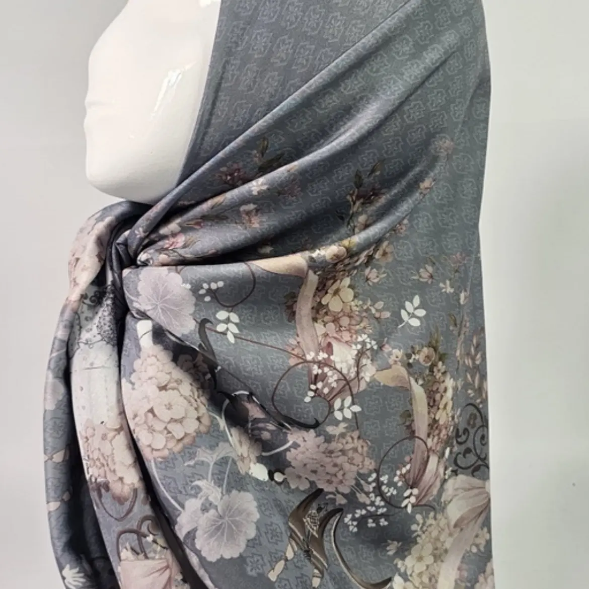Hijab Segi Empat Azhimah Voal Premium 110x110 Variasi Grey Mint - Muslim, Square - Nyaman, Lembut, Jilbab, Cantik