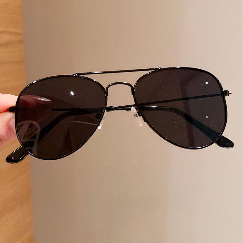Product Introduction of Kids Black Sunglasses Outdoor Boys Girls UV Protection Glasses 7