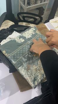 Product Review of ￼Mukena Sofia Series | Mukena Traveling Medium Pouch Motif | Mukena 2in1 Motif Resleting Dagu from I**a 0