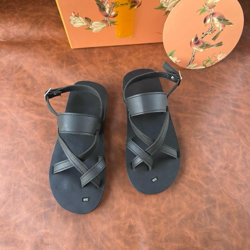 giày quai hậu dành cho học sinh. sinh viên. có đủ size nam và nữ Sandal Đế Bằng Cao Su Nhung DéP